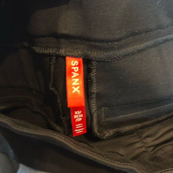 SPANX SPANXsmooth™ PerfectFit Ponte Slim Straight Pant Classic Black - Picture 9 of 12